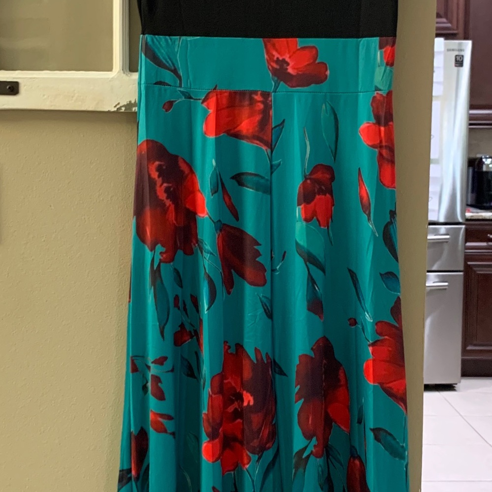 Dress - Picture 4 of 6